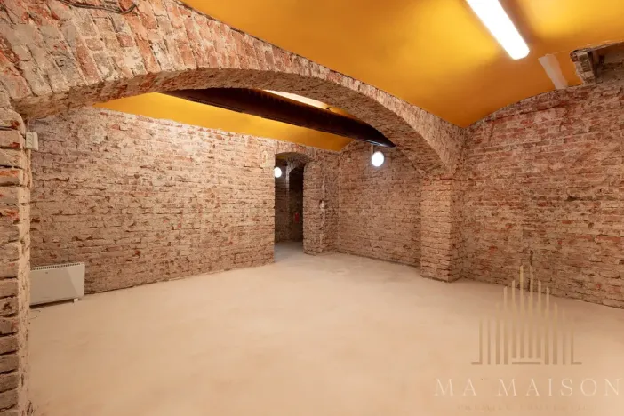 Pronájem obchodního prostoru, Praha, Pařížská, 105 m2