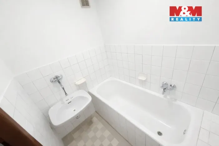 Prodej bytu 3+1, Solnice, Družstevní, 64 m2