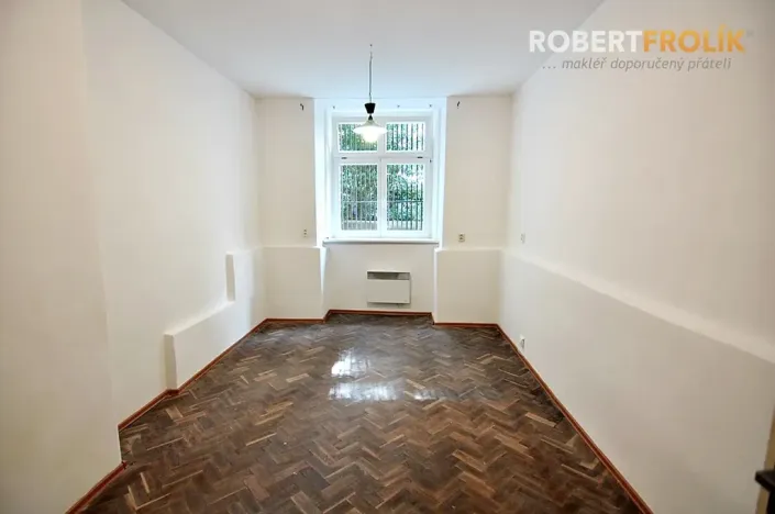 Pronájem kanceláře, Praha - Bubeneč, Eliášova, 25 m2