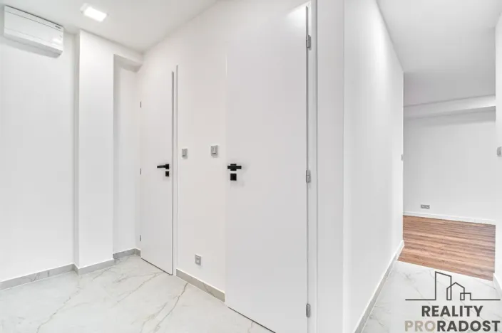 Prodej bytu 2+kk, Ostrava - Poruba, Průběžná, 45 m2