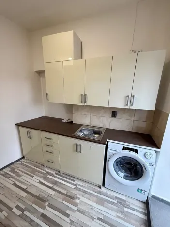 Pronájem bytu 1+kk, Brno, Dukelská třída, 28 m2