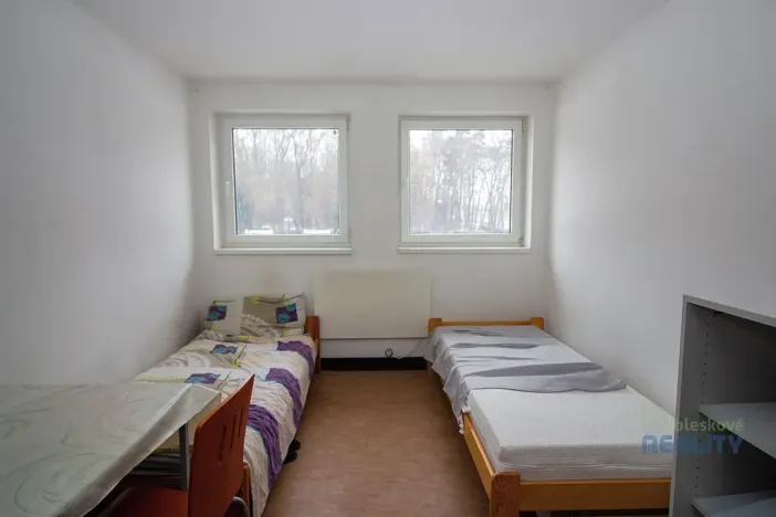 Pronájem ubytování, Přerov nad Labem, 445 m2