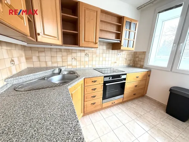 Pronájem bytu 3+1, Praha - Strašnice, Gutova, 67 m2