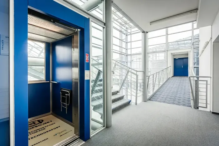 Pronájem kanceláře, Praha - Strašnice, Třebohostická, 122 m2