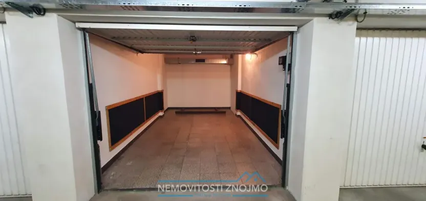 Pronájem garáže, Znojmo, Jarošova, 18 m2