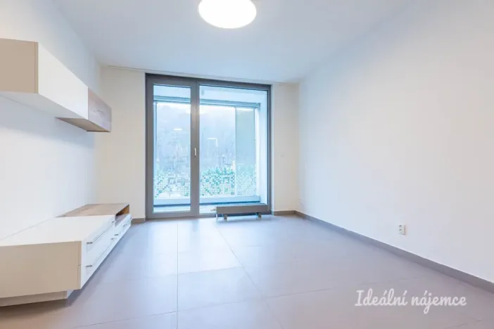 Pronájem bytu 1+kk, Praha - Košíře, Hlaváčkova, 33 m2