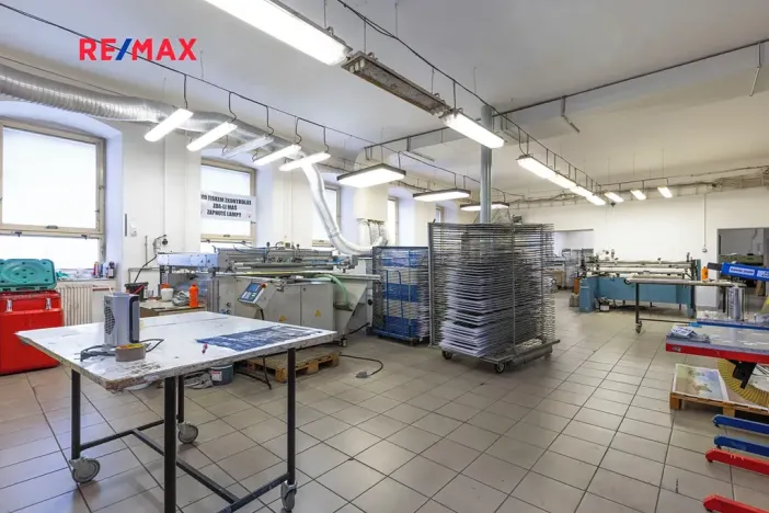 Prodej komerční nemovitosti, Dašice, náměstí T. G. Masaryka, 2490 m2