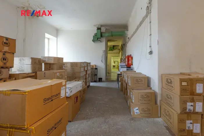 Prodej komerční nemovitosti, Dašice, náměstí T. G. Masaryka, 2490 m2