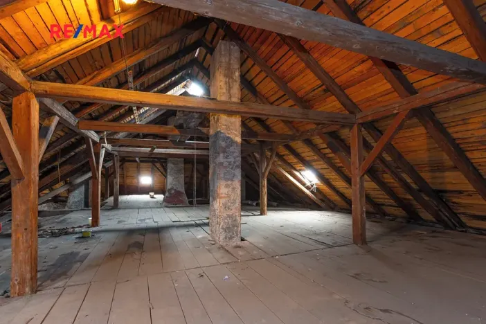 Prodej výrobních prostor, Dašice, náměstí T. G. Masaryka, 2490 m2