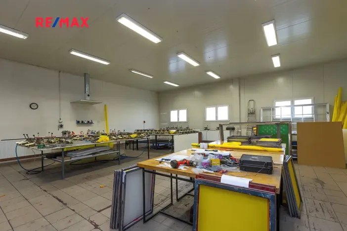 Prodej výrobních prostor, Dašice, náměstí T. G. Masaryka, 2490 m2