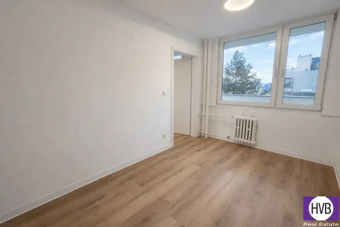 Pronájem bytu 2+kk, Praha, Hvězdova, 42 m2