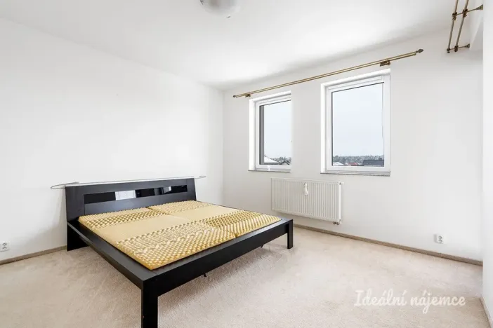 Pronájem bytu 4+1, Šestajovice, Sukova, 204 m2