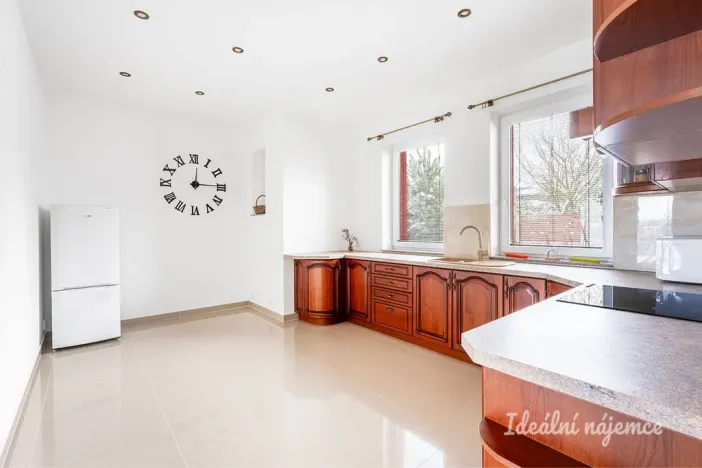 Pronájem bytu 5+1, Šestajovice, Sukova, 204 m2