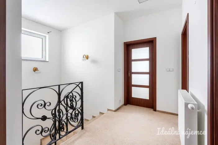 Pronájem bytu 5+1, Šestajovice, Sukova, 204 m2