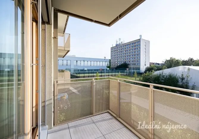 Pronájem bytu 1+kk, Praha - Malešice, Mölzerova, 30 m2