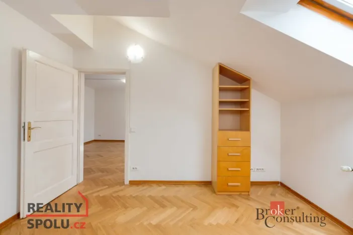 Pronájem bytu 2+kk, Praha - Vyšehrad, Neklanova, 52 m2