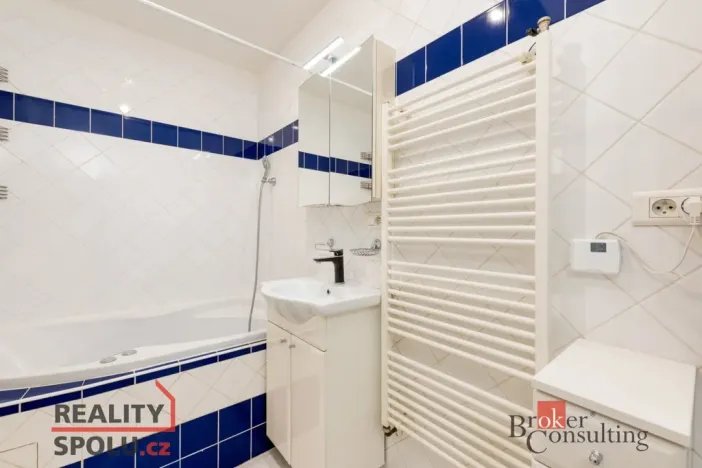 Pronájem bytu 2+kk, Praha - Vyšehrad, Neklanova, 52 m2