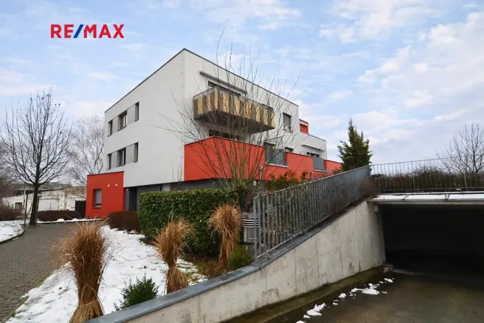 Pronájem bytu 1+kk, Praha - Slivenec, U svahu, 47 m2