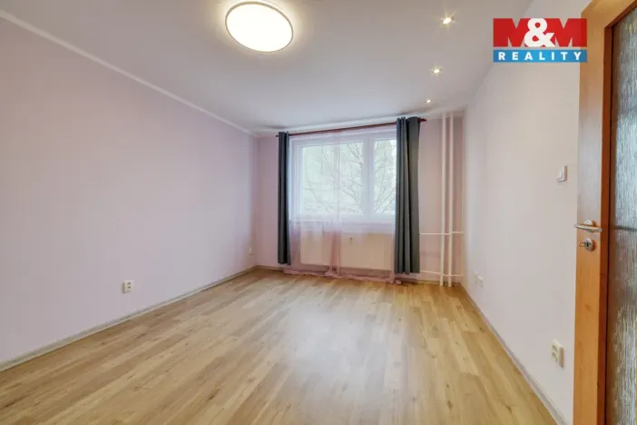 Pronájem bytu 1+1, Cheb, Dvořákova, 37 m2