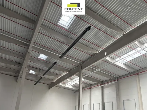 Pronájem skladu, Vrskmaň, Průmyslová, 4300 m2