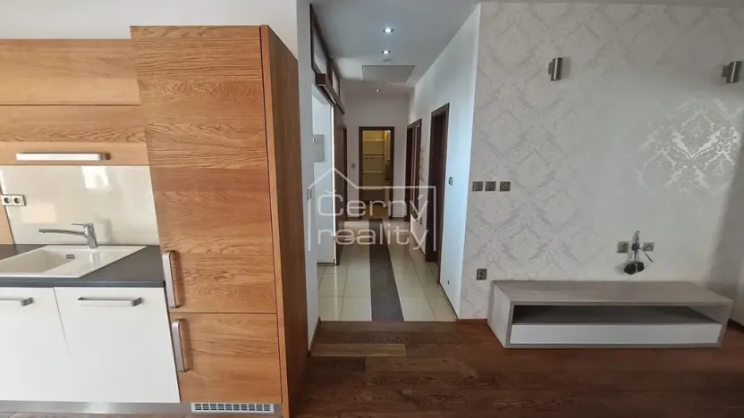 Pronájem bytu 4+kk, Pardubice, V Ráji, 350 m2