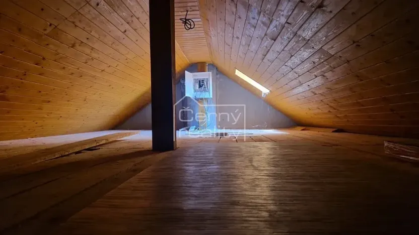 Pronájem bytu 4+kk, Pardubice, V Ráji, 350 m2