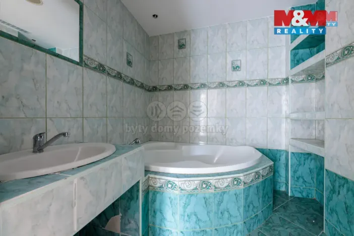 Prodej bytu 3+1, Bukovany, 68 m2