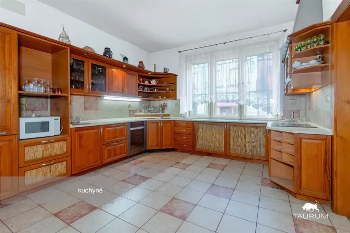 Prodej rodinného domu, Manětín, 329 m2