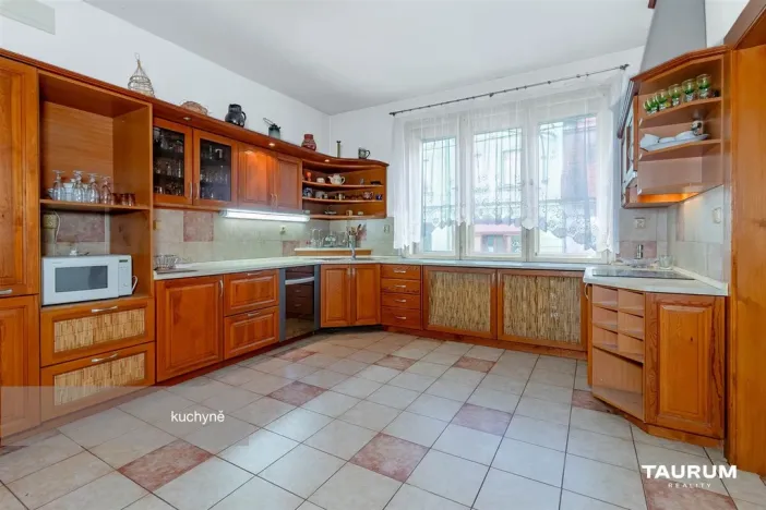 Prodej rodinného domu, Manětín, 329 m2