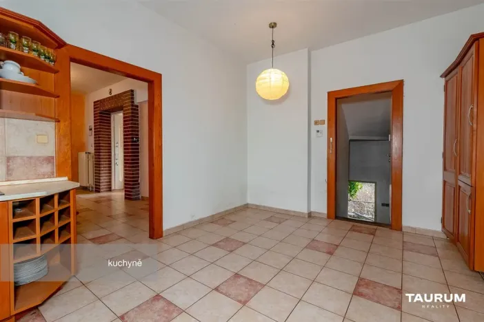 Prodej rodinného domu, Manětín, 329 m2