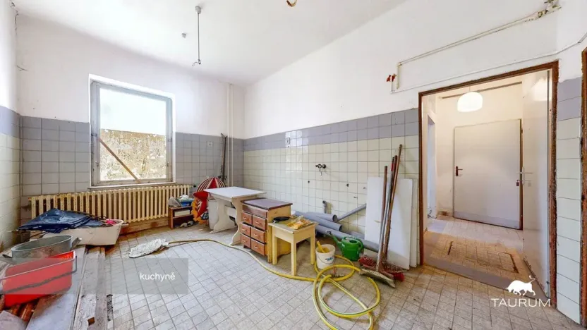 Prodej rodinného domu, Roupov, 525 m2