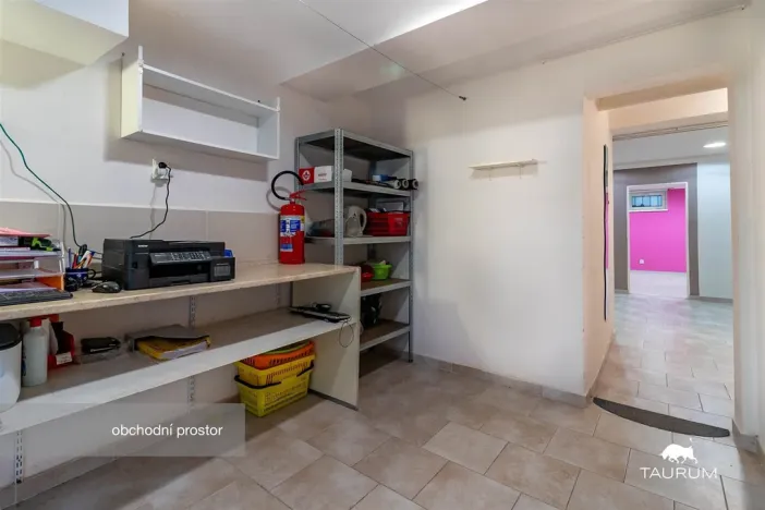 Prodej obchodního prostoru, Karlovy Vary, Vítězná, 147 m2