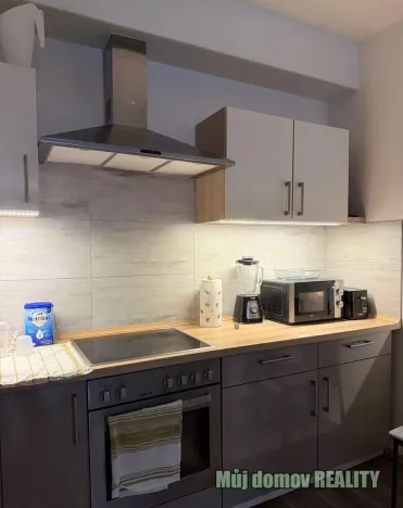 Pronájem bytu 3+kk, Praha - Strašnice, Zvěřinova, 78 m2