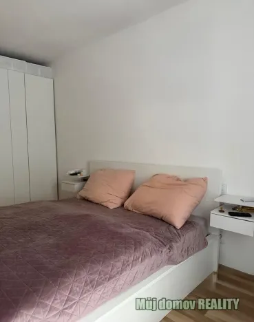 Pronájem bytu 3+kk, Praha - Strašnice, Zvěřinova, 78 m2