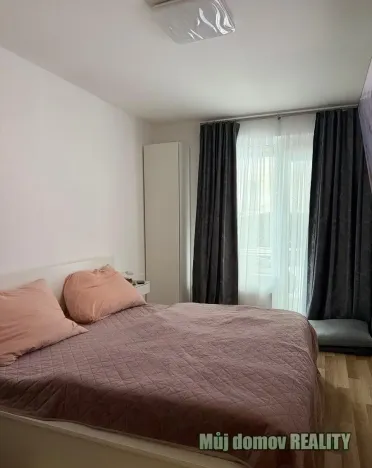 Pronájem bytu 3+kk, Praha - Strašnice, Zvěřinova, 78 m2