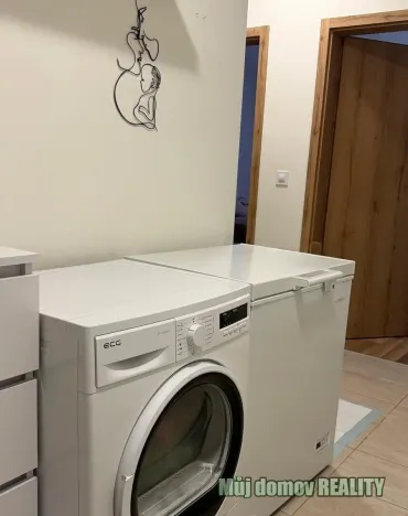 Pronájem bytu 3+kk, Praha - Strašnice, Zvěřinova, 78 m2