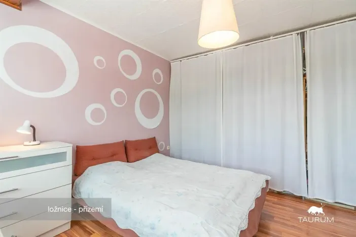 Prodej rodinného domu, Holubice, U Parku, 162 m2