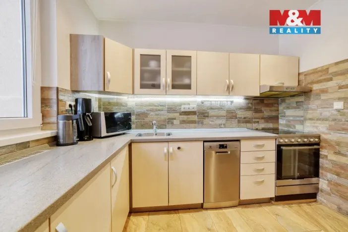 Prodej bytu 3+1, Valy, Pod Lesem, 64 m2