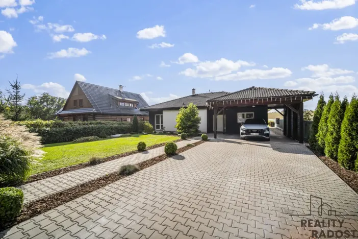 Prodej rodinného domu, Choltice, 200 m2