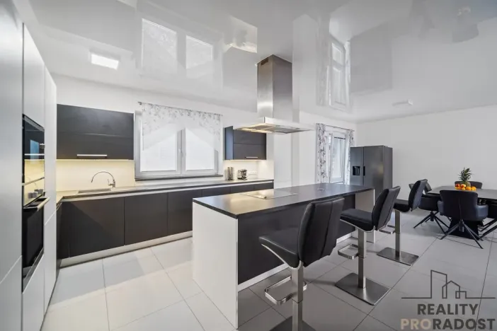 Prodej rodinného domu, Choltice, 200 m2