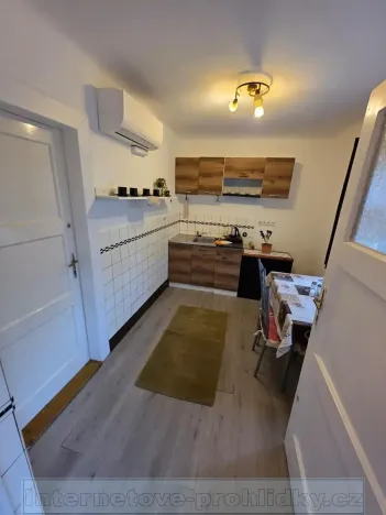 Pronájem bytu 1+kk, Praha - Modřany, Nečova, 16 m2