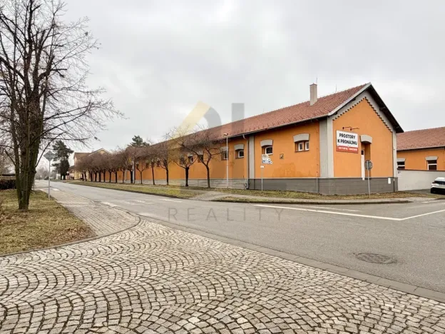 Pronájem skladu, Hodonín, Čajkovského, 800 m2