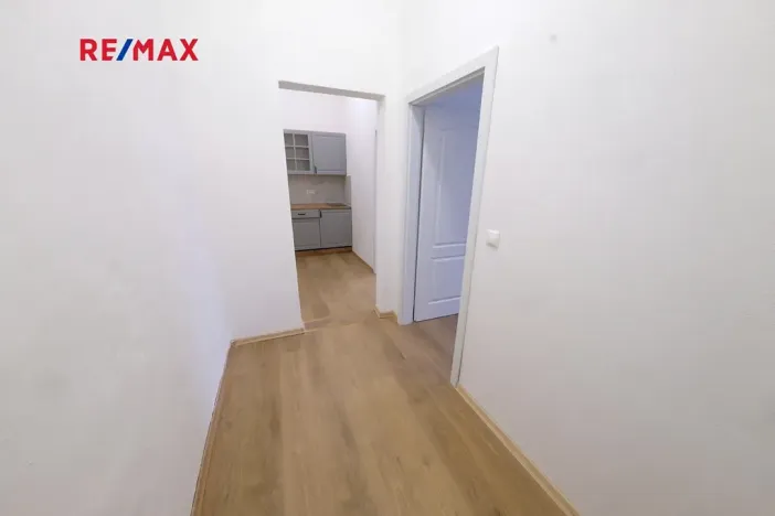 Pronájem bytu 2+kk, Praha - Libeň, Chlumčanského, 34 m2