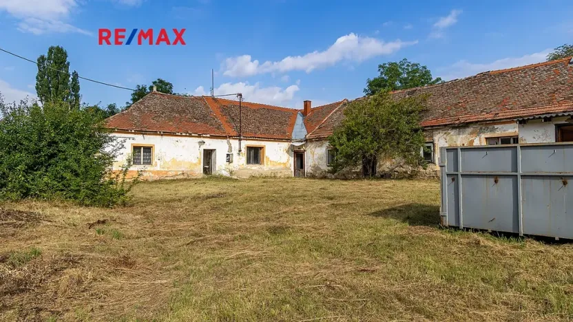 Prodej zemědělského objektu, Počedělice, 2500 m2