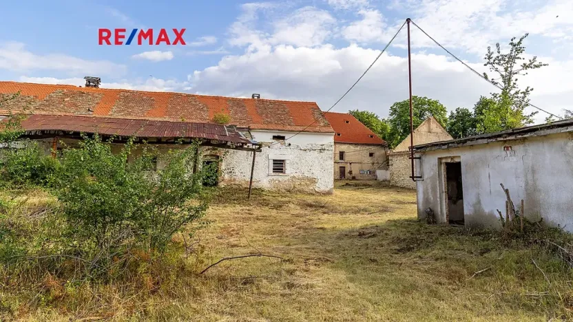 Prodej zemědělského objektu, Počedělice, 2500 m2