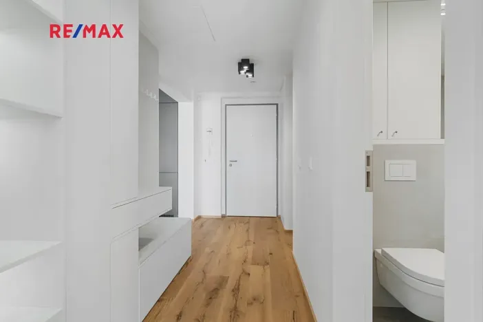 Pronájem bytu 2+kk, Praha - Karlín, Křižíkova, 79 m2