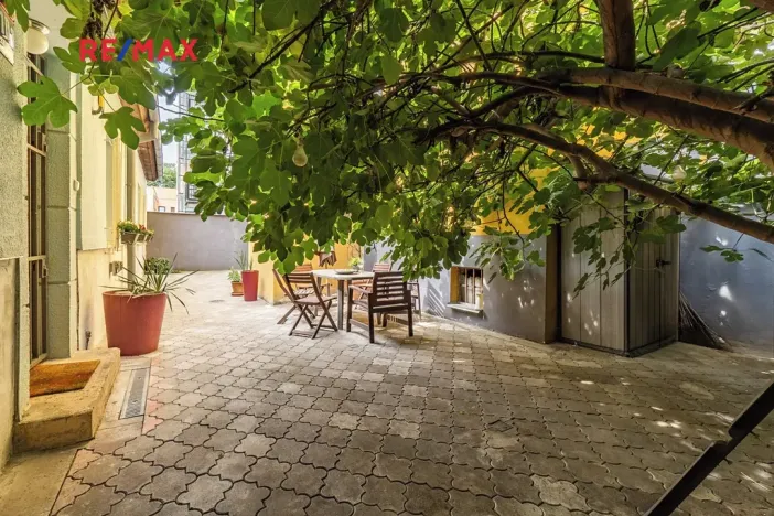 Prodej obchodního prostoru, Praha - Karlín, Pernerova, 60 m2