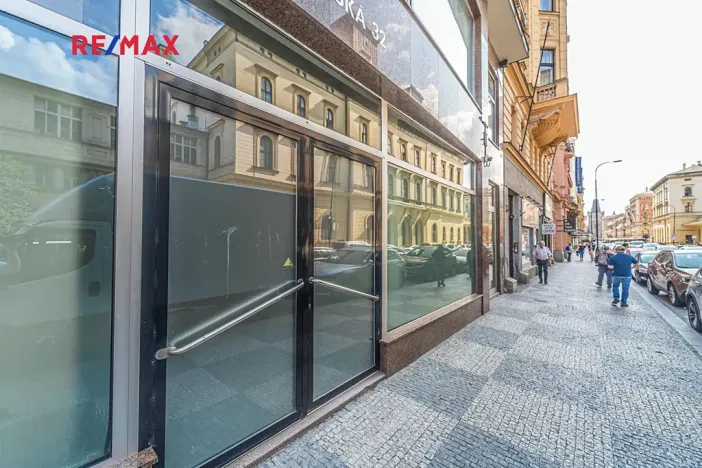 Pronájem obchodního prostoru, Praha - Nové Město, Hybernská, 526 m2