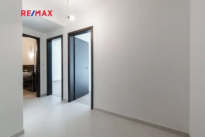 Prodej bytu 2+kk, Praha - Prosek, Čakovická, 43 m2