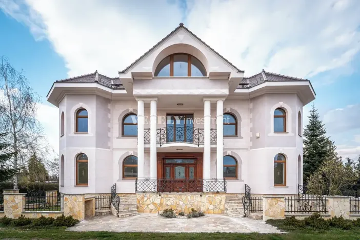 Prodej vily, Praha - Klánovice, 700 m2